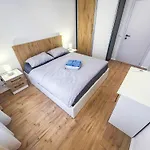 Blue Coast Escape G72 Durrës